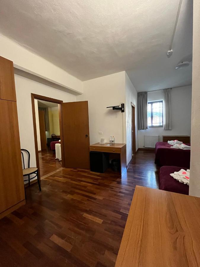 Hotel Cristallo Gran Sasso LʼAquila Esterno foto